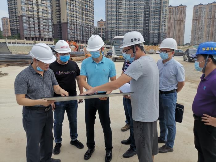 2.1调研现场。潘治昆 摄700.jpg