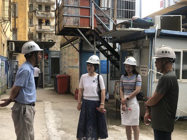 李红梅视察项目现场。商秋劲 摄（建图）.jpg