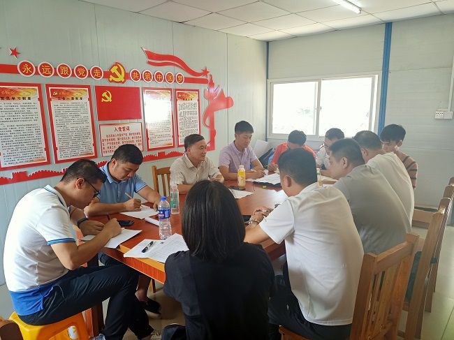 1会议现场；谱似 摄（建图）.jpg