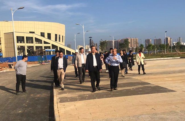 调研现场。何传康 摄（建图）.jpg