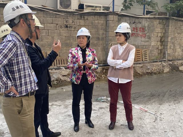 骆春燕在项目查抄领导。商秋劲 摄（建图).jpg