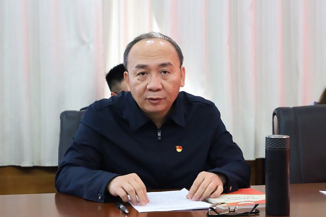 陆烜讲党课（建图）.jpg