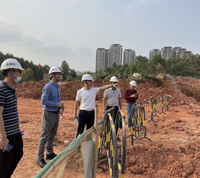 查抄现场。梁荣程 摄（建图）.jpg