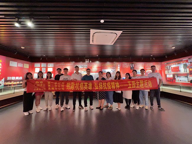 合影留想；畦￡ 摄（建图）.jpg