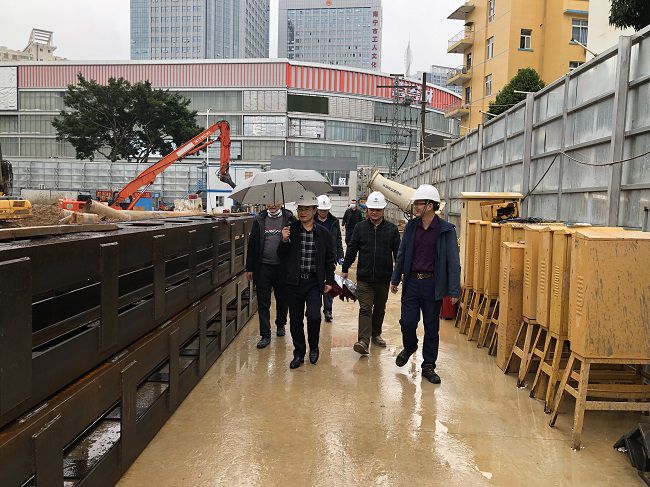 查抄现场。罗成 摄（建图）.jpg