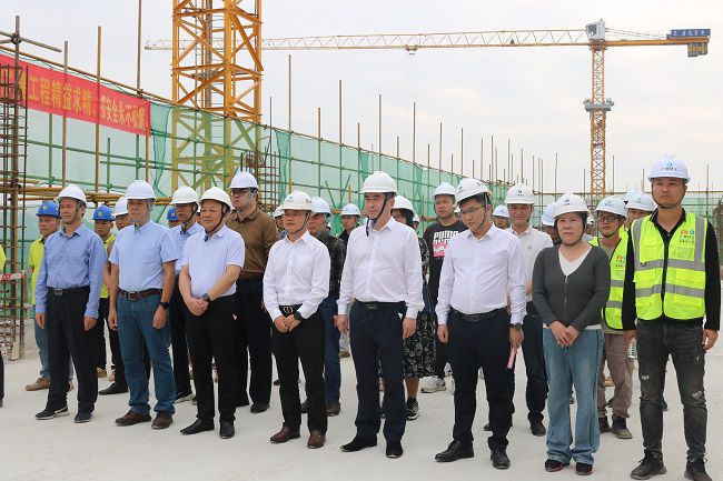 封顶典礼现场1（建图）.jpg