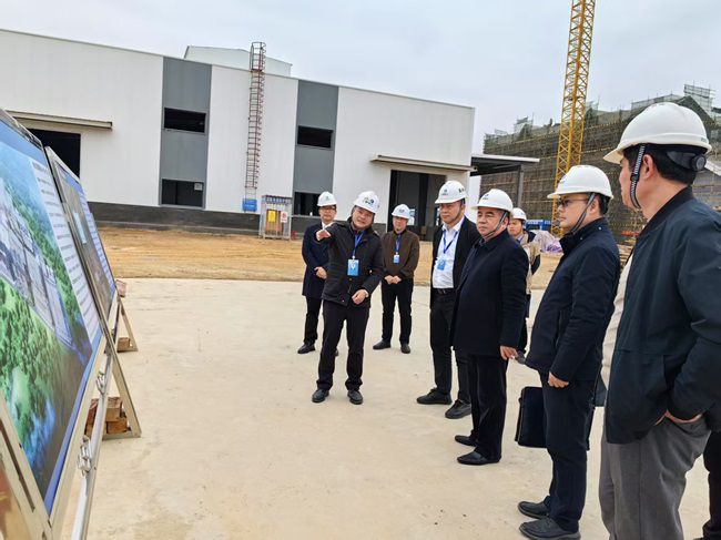 听取项目情况汇报（建图）.jpg